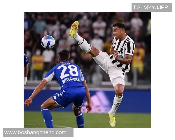 达尼洛：从青涩球员到足球巨星的成长之路与辉煌成就